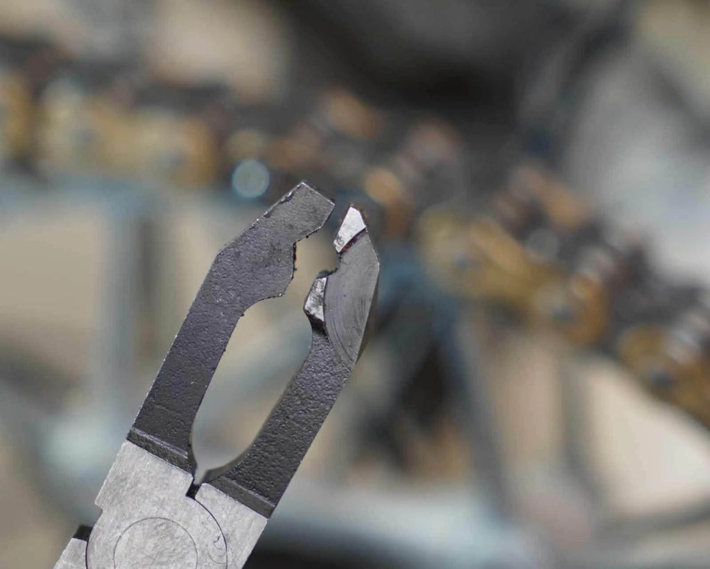 Hozan P-221 chain pliers clip style master links - Rolling Mavericks